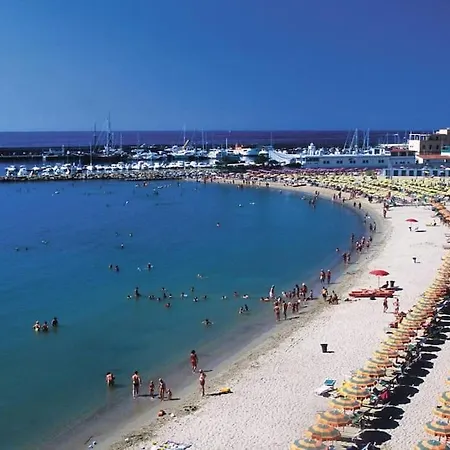 Favoloso Bilocale Amadeus Centralissimo * Санремо